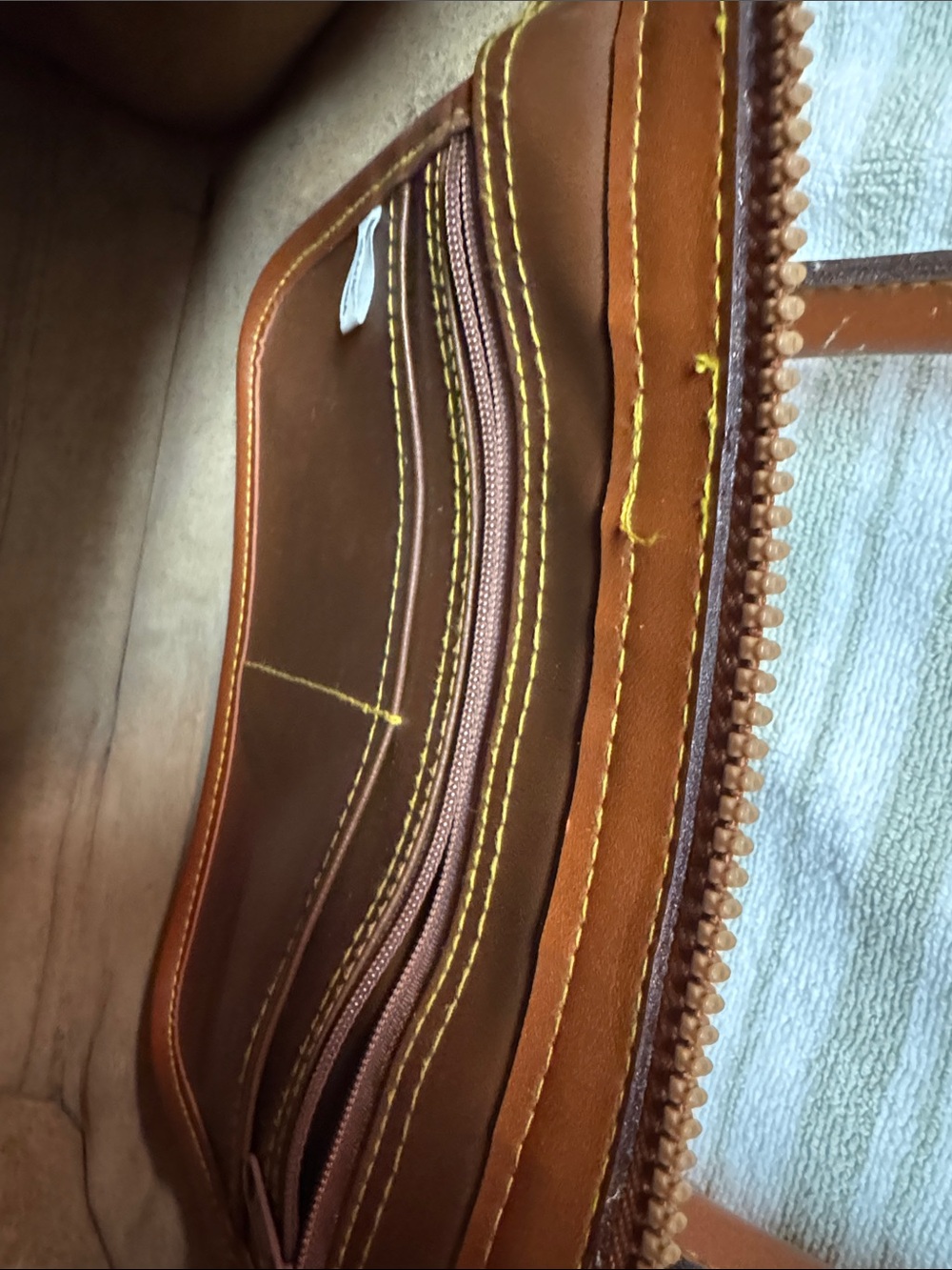 Vintage Dooney & Bourke All Weather Leather Classic Brown Handbag - Picture 7 of 7